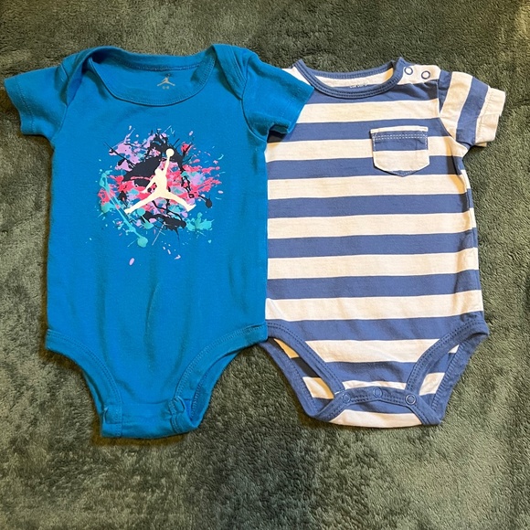 BABY CLOTHES  8-Piece Set - Picture 4 of 4